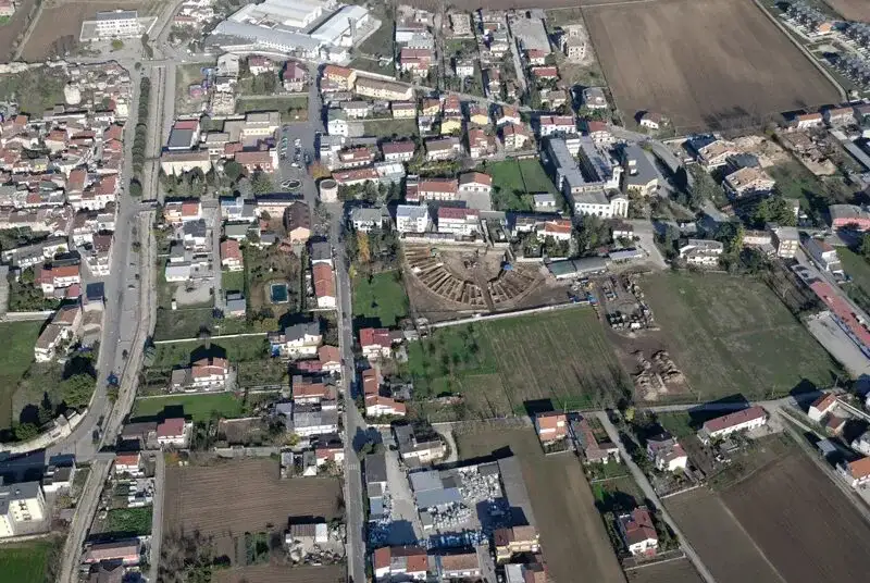 Anfiteatro Romano di Alife dall'alto