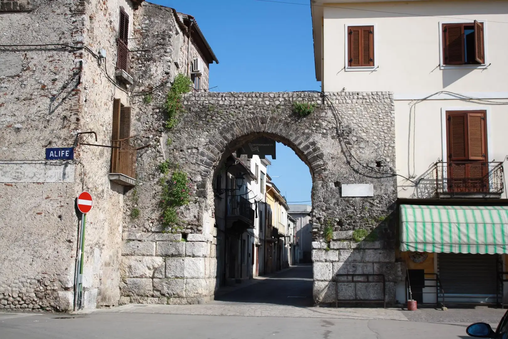Porta Roma di Alife